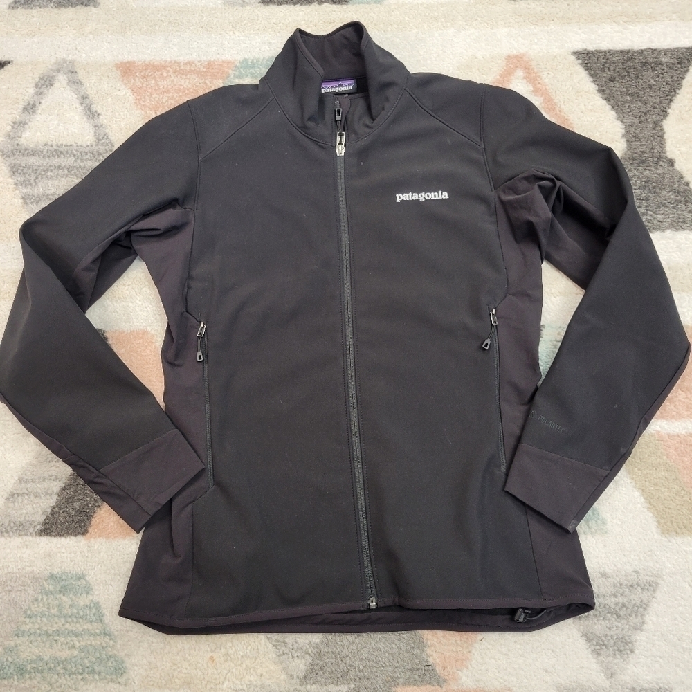 PLEASE READ Patagonia Women’s Black Softshell Jacket Small